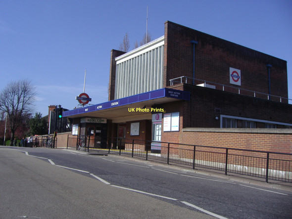 Photo 6"x4" West Acton tube station Acton\/TQ2080 c2007