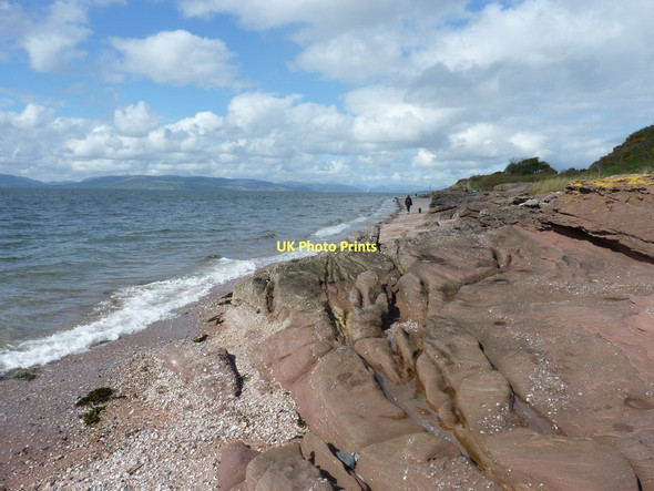 Photo 6"x4" Shoreline rocks at Fintray Bay Millport c2011