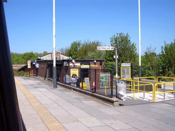 Photo 6"x4" Seaforth and Litherland station platform Litherland c2011