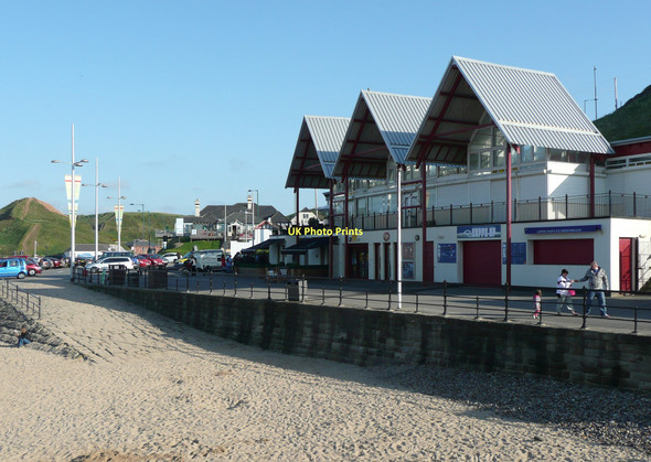 Photo 6"x4" Sea front building, Saltburn-by-the-Sea Saltburn-By-The-Sea c2011