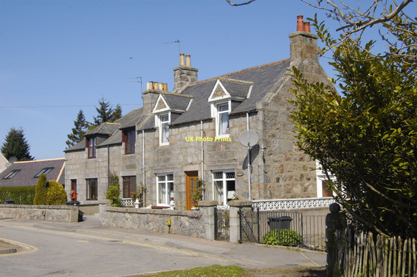Photo 6"x4" Granite cottages, Old Skene Road Blacktop c2011