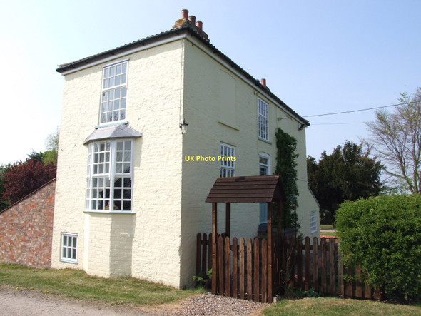 Photo 6"x4" Lock keepers cottage, Pocklington Canal Head Allerthorpe c2011