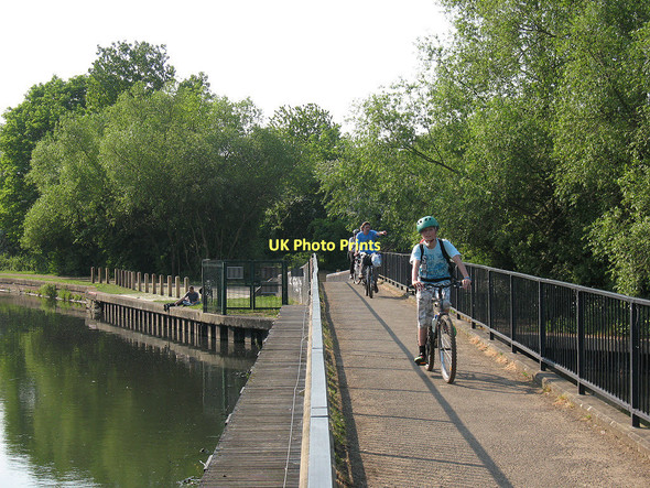 Photo 6"x4" Footbridge at Osterley Park weir Ealing c2011