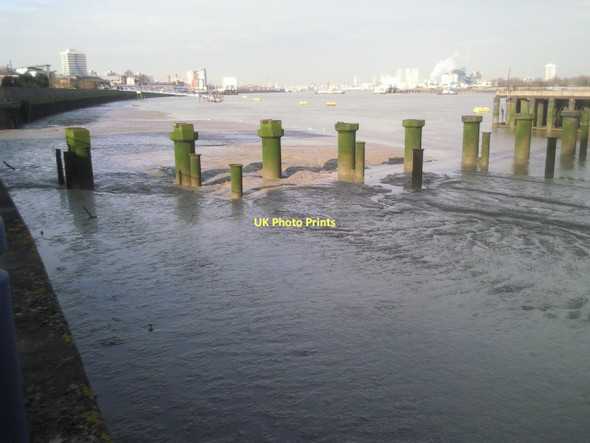Photo 6"x4" Remains of a jetty on the Thames at Woolwich Woolwich c2011