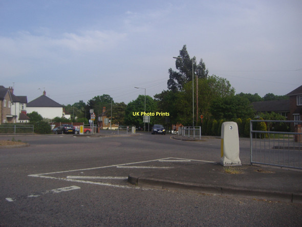 Photo 6"x4" Roundabout on Hermitage Road, Knaphill Hook Heath c2011