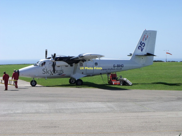 Photo 6"x4" A Twin Otter waits at Lands End Airport Kelynack c2011