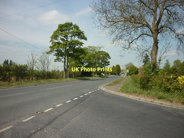 Photo 6"x4" Looking down the B1230, from Long Lane Balkholme c2011