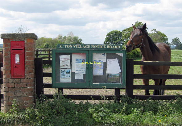 Photo 6"x4" Ryton village notice board and VR postbox Ryton\/SE7975 c2011