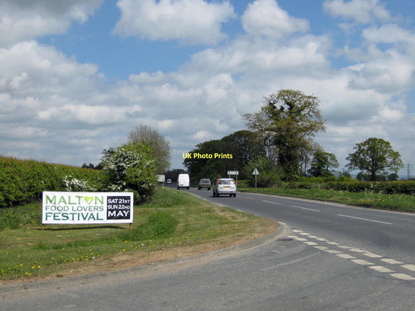 Photo 6"x4" A169 to Pickering from Malton Norton-on-Derwent c2011