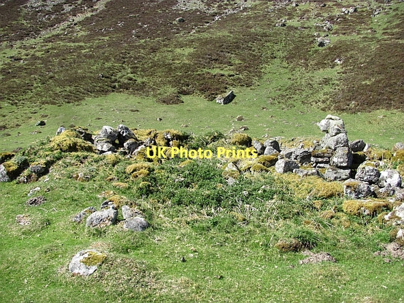Photo 6"x4" Bothan Dail a' Chruineachd D\u00f9n Beag\/NN9778 c2011