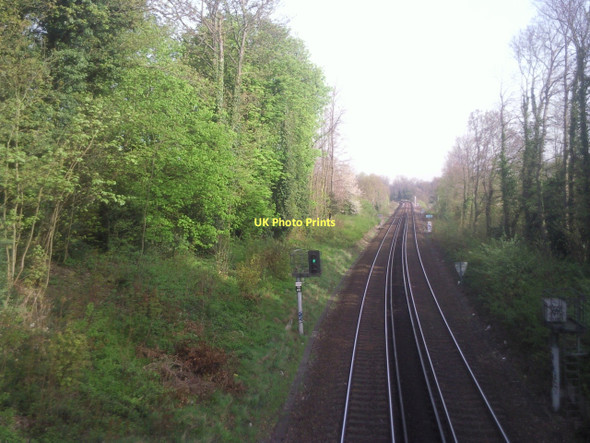Photo 6"x4" Looking up the line from Ravensbourne station Beckenham c2011