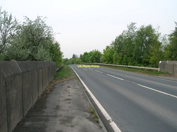 Photo 6"x4" A19 heading south west Chapel Haddlesey c2011