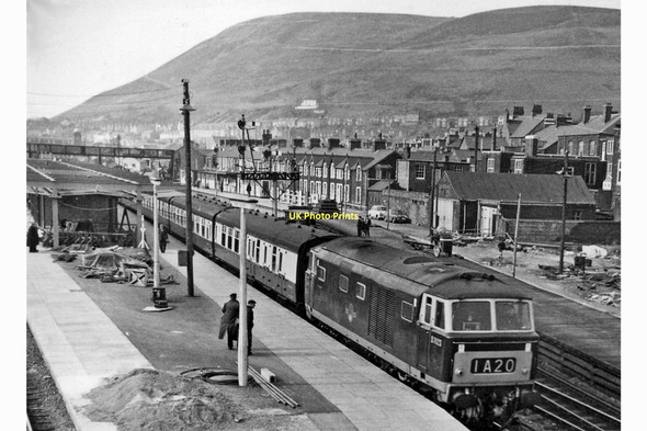 Photo 6"x4" Port Talbot Station, and Up 'Pembroke Coast Express' with a Diesel Port Talbot c1962