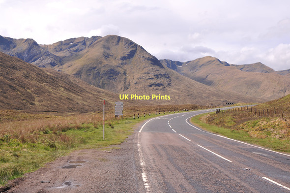 Photo 6"x4" A87 approaching Cluanie Inn Loch Cluanie\/NH0811 c2011