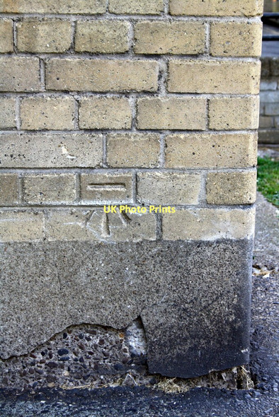 Photo 6"x4" Benchmark on Chartham House, Weston Street London c2011