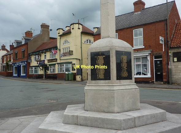 Photo 6"x4" High Street, Whitwell, and the war memorial Bakestone Moor c2011