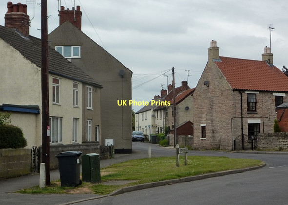 Photo 6"x4" Village scene, Whitwell Bakestone Moor c2011