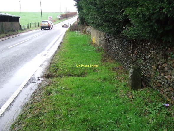 Photo 6"x4" Old Milestone Halstead\/TL8130 c2011