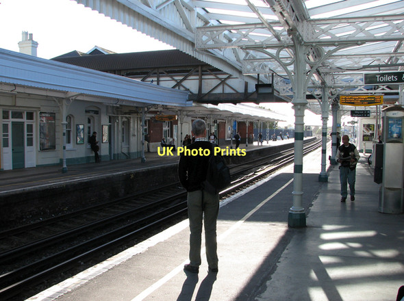 Photo 6"x4" Hove Station: waiting for the 18.21 Hove c2011
