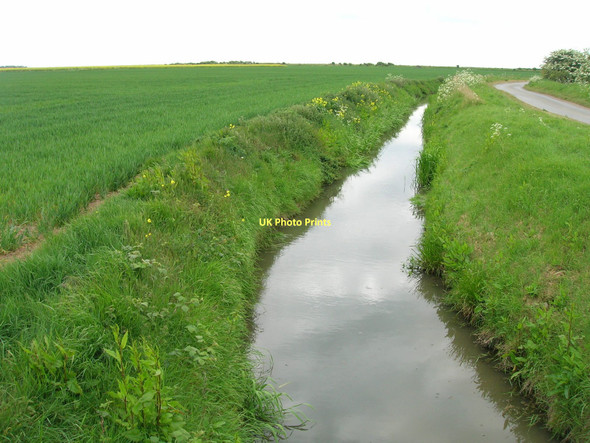 Photo 6"x4" Drain next to Humber Side Lane Easington\/TA3919 c2011