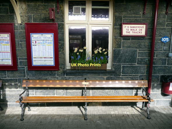 Photo 6"x4" Seat, Porthmadog Station, Gwynedd Porthmadog c2011
