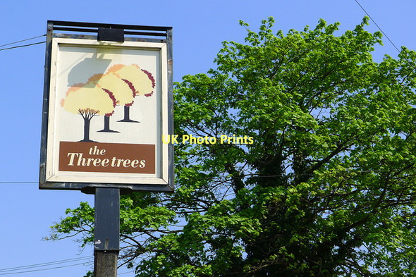 Photo 6"x4" The Three Trees Pub Sign Bletchley\/SP8634 c2011