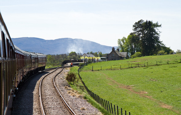 Photo 6"x4" Broomhill Station Dulnain Bridge c2011