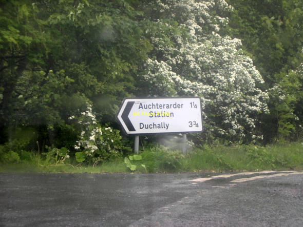 Photo 6"x4" Road Sign Auchterarder c2009