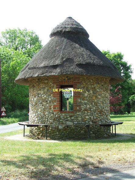 Photo 6"x4" Village Shelter Watton\/TF9100 c2011