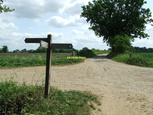 Photo 6"x4" Junction On Peddars Way Watton\/TF9100 c2011