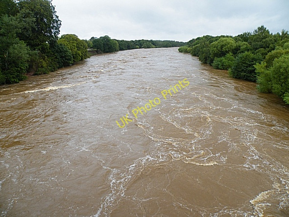 Photo 6"x4" River Spey in Spate (4) Fochabers c2009