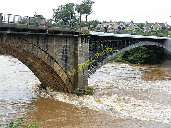 Photo 6"x4" River Spey in Spate (6) Fochabers c2009
