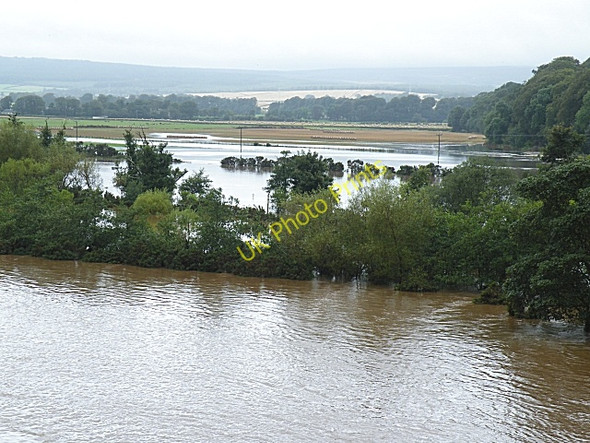 Photo 6"x4" River Spey in Spate (8) Crofts of Dipple c2009