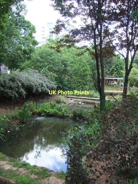Photo 6"x4" Meanwhile Gardens beside the Grand Union Canal Kensal Town c2011