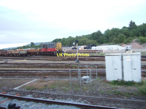 Photo 6"x4" Freight handling outside Westbury station Westbury\/ST8650 c2011