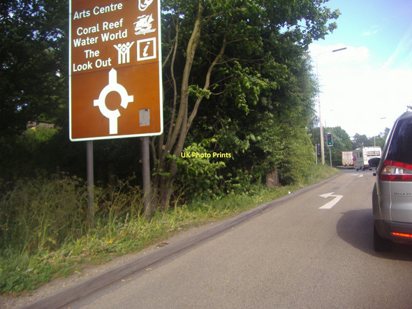 Photo 6"x4" Turning for the A3095 on Berkshire Way, Bracknell Bracknell c2011