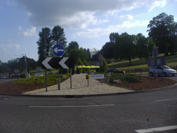 Photo 6"x4" Roundabout on Leighton Buzzard Road, Piccotts End Hemel Hempstead c2011