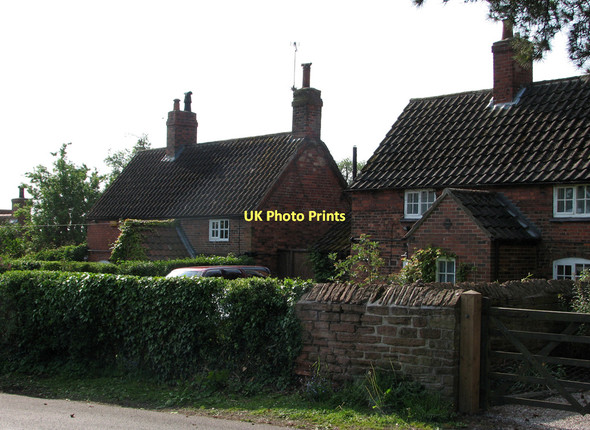 Photo 6"x4" Strelley: cottages on Main Street Bilborough c2011