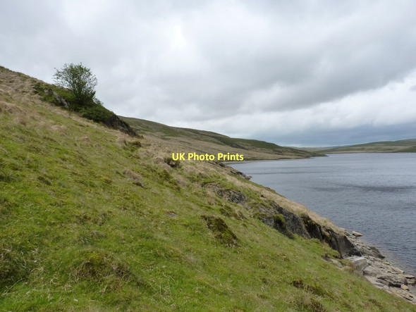 Photo 6"x4" Cerrig Gwinau and the southwestern shore of Claerwen Reservoir Cerrig Gwinau c2011