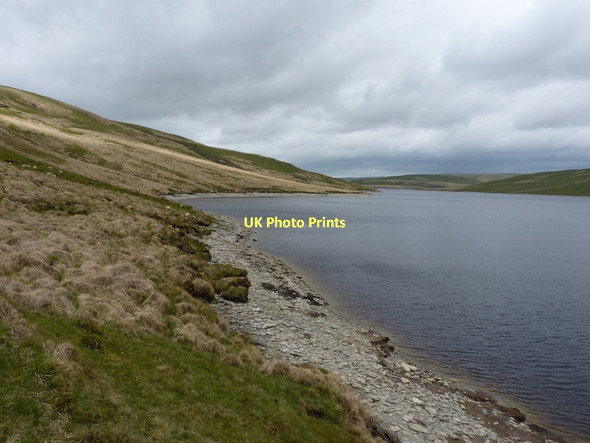 Photo 6"x4" Bay and shore on the south side of Claerwen reservoir Cerrig Gwinau c2011