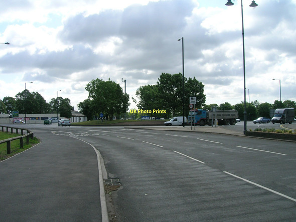 Photo 6"x4" South Parade, Doncaster approaching roundabout Doncaster c2011