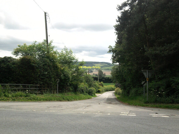 Photo 6"x4" A4103 turnoff to Weston Baggard Shucknall c2011