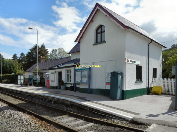 Photo 6"x4" Tal-y-Cafn Station Tal-y-cafn c2011