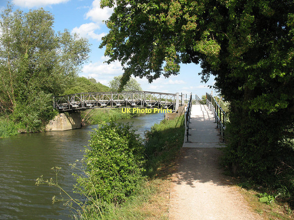 Photo 6"x4" Footbridge over the Stort Navigation Eastend\/TL4210 c2011