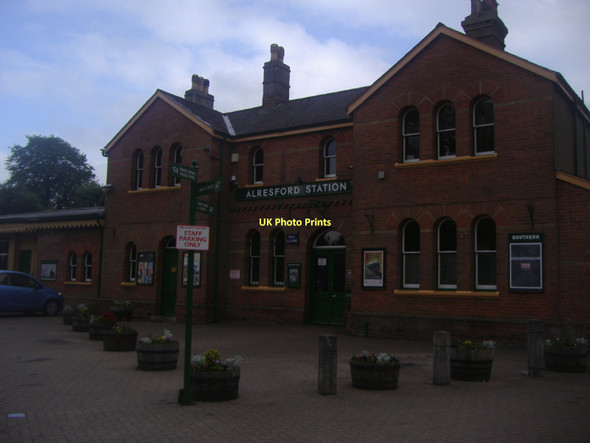 Photo 6"x4" Alresford Station building New Alresford c2011