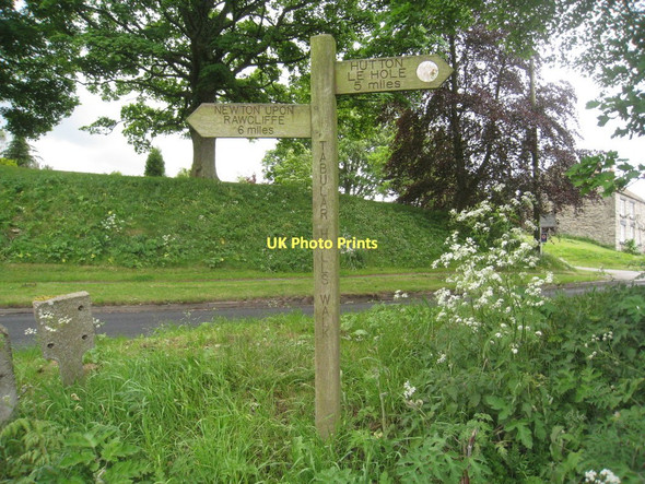 Photo 6"x4" Signpost, Cropton Cropton c2011