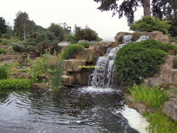 Photo 6"x4" Waterfall - Kew Brentford c2011