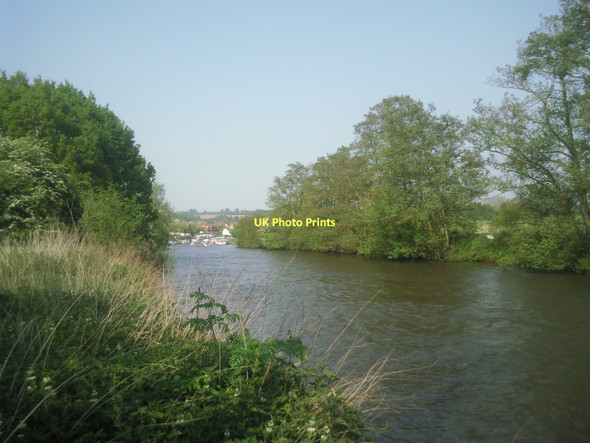Photo 6"x4" River Medway near Wateringbury Nettlestead\/TQ6852 c2011