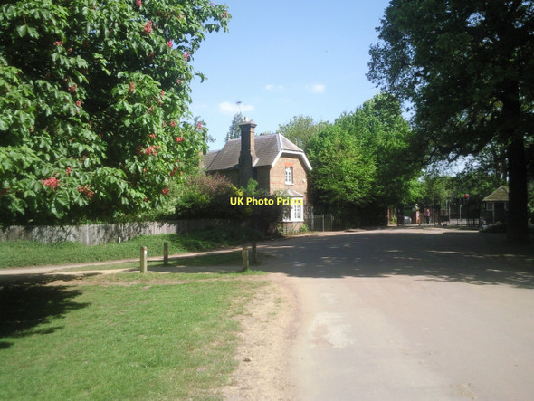 Photo 6"x4" Robin Hood Gate, Richmond Park Kingston Vale c2011