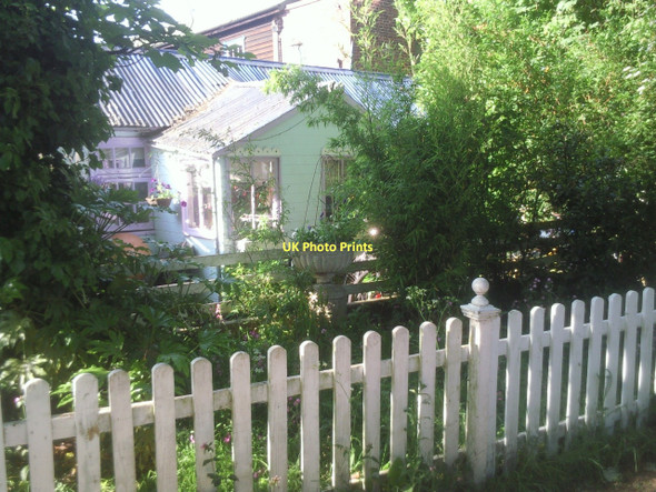 Photo 6"x4" Cottage on Eel Pie Island Twickenham c2011